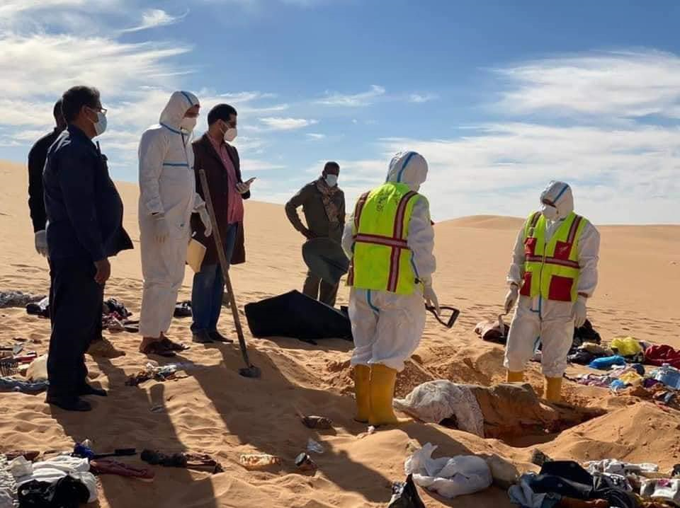 العثور على 8 جثث لسودانيين في الصحراء الليبية (صور)