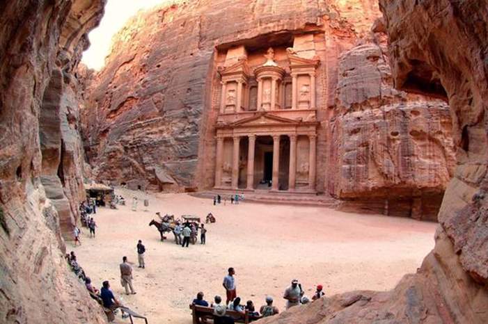 الخزنة في البترا %28أرشيفية%29