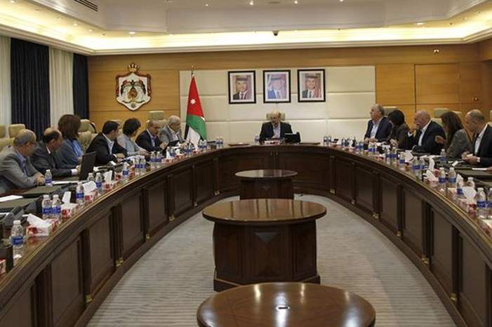 خلال الاجتماع - من المصدر