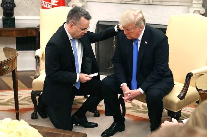 5bc25278d43750b81c8b457d