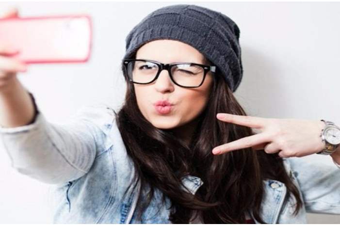 سيلفي-عيوب-البشرة..-تحد-جديد-يشعل-إنستقرام-1300x600