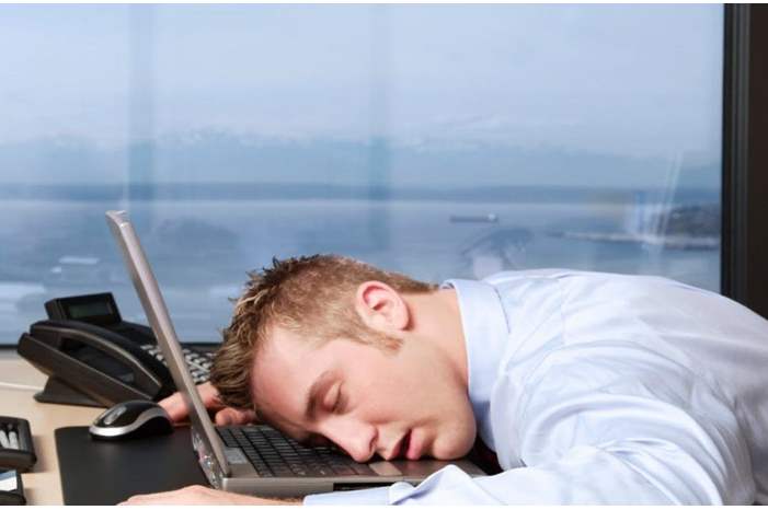 هل-تصدق؟..-شركة-تكافئ-موظفيها-مقابل-ساعات-النوم-1300x600