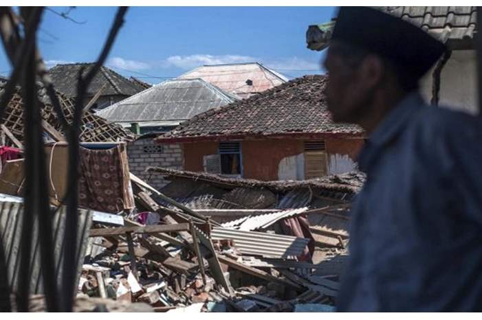 180806112913-09-indonesia-earthquake-0806-730x363