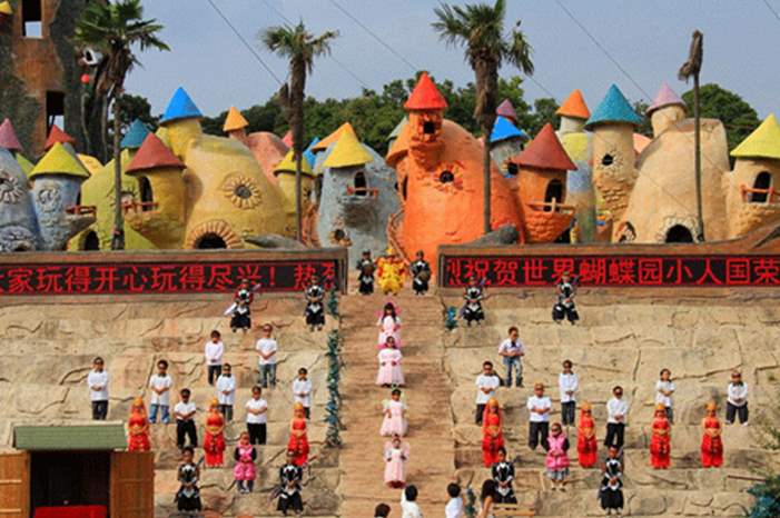 مدينة-الأقزام-ليليبوت-في-الصّين_748x421