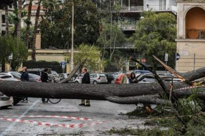 rome-storm-schools-closed-30-october
