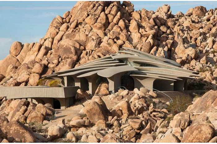 الصخور-1300x600