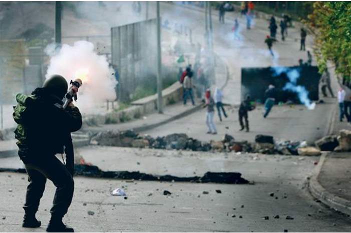 between-Palestine-Arab-003