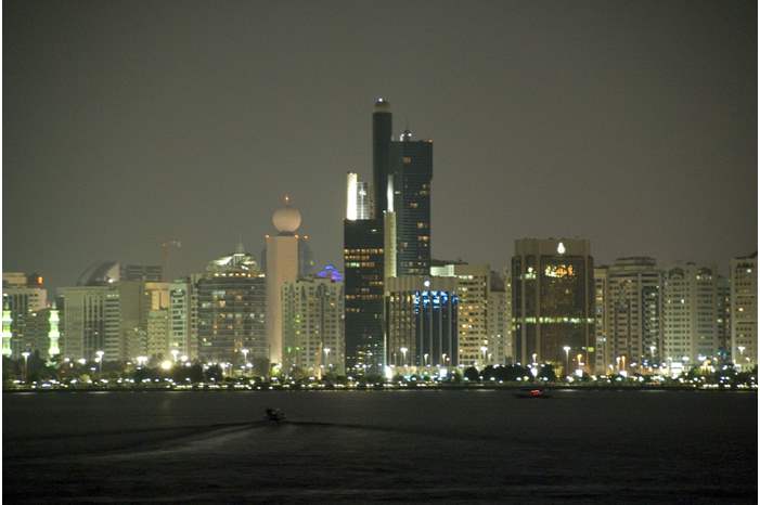 Abu_Dhabi_Corniche_Mall