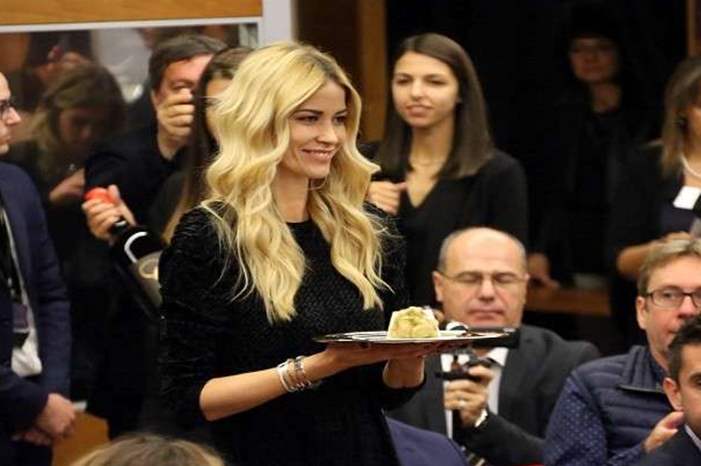 5be99d1f95a597ea498b4567