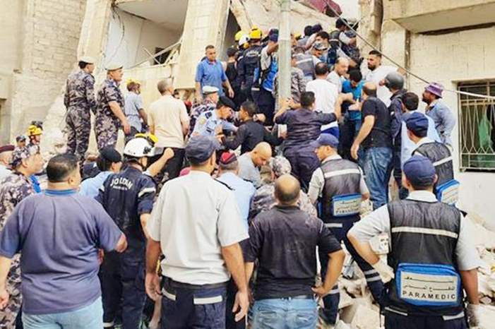 انهيار عمارة في الزرقاء شمالي شرق الأردن_0