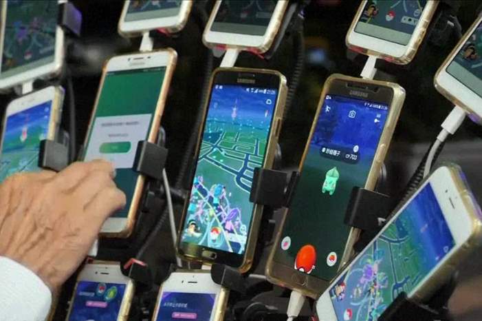 Pokemon_Go_Played_On_15_Phones_0_62168827_ver1.0_1280_720
