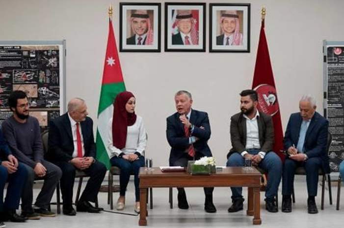 main_image5bf5c219ea6e7