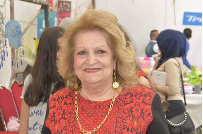 b75fdd57bc2a4927b8d47f38f6d2f920