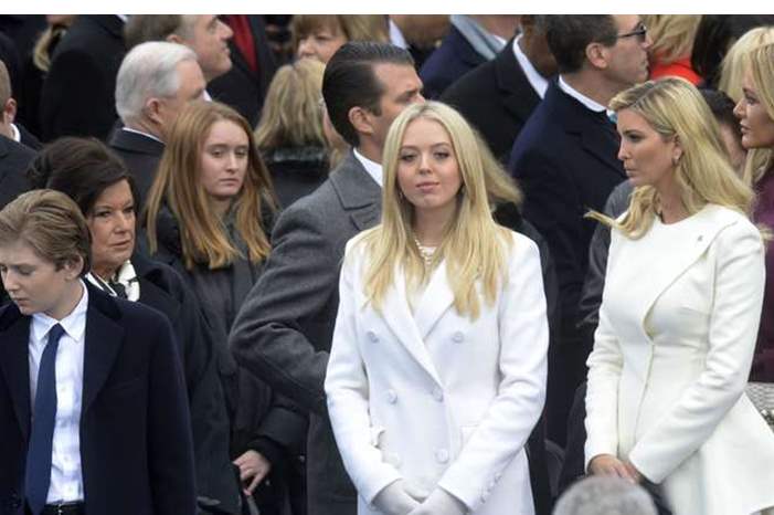 5bf7dad6d43750f4518b45fd