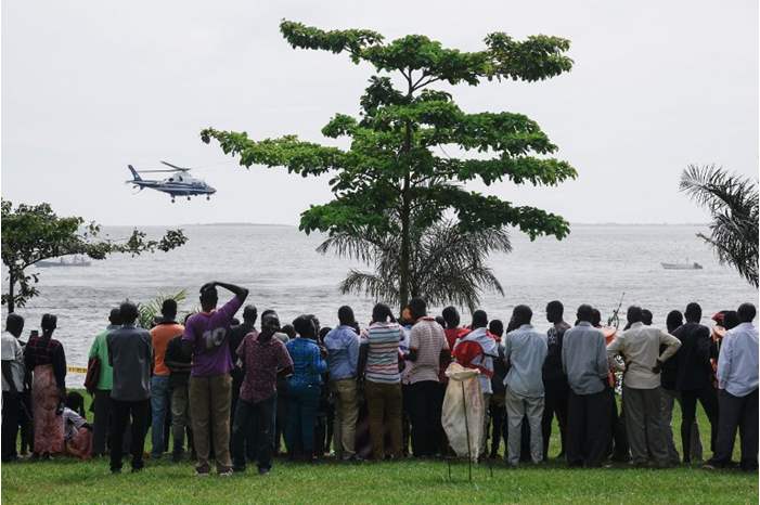 78-195539-sinking-uganda-lake-victoria-mercy-8