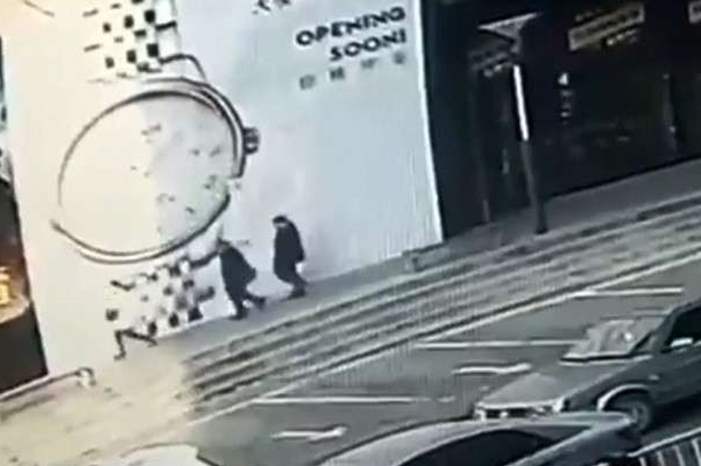 5bfec7b1d43750327e8b45e2