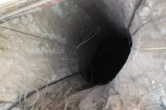 جرش%3A محاولات مستمرة منذ 11 ساعة لإخراج جثة شاب انهار عليه بئر- %28الغد%29