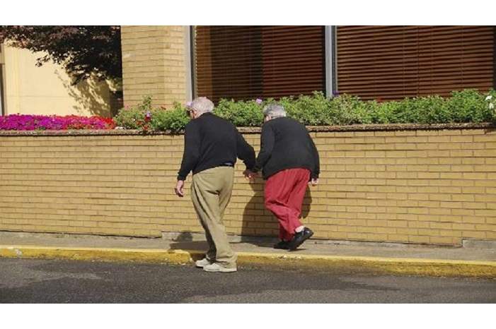 5c24a42c95a59744478b4637