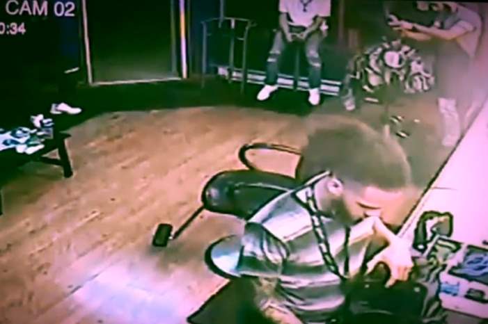 5c0a94fa95a59747608b45fc