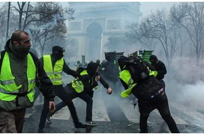 5c10ebc995a597f9698b459c