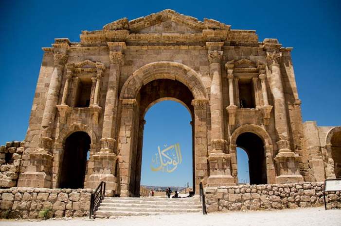 بوابة جرش السياحية