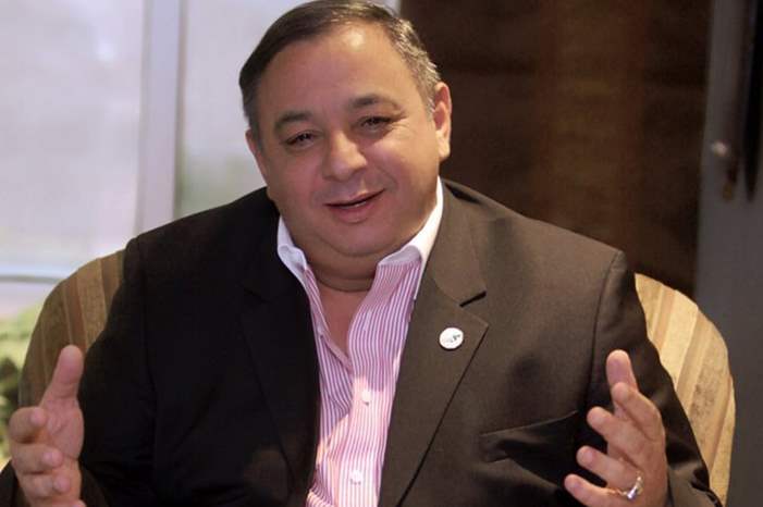 225542_10150178290821741_4460338_n