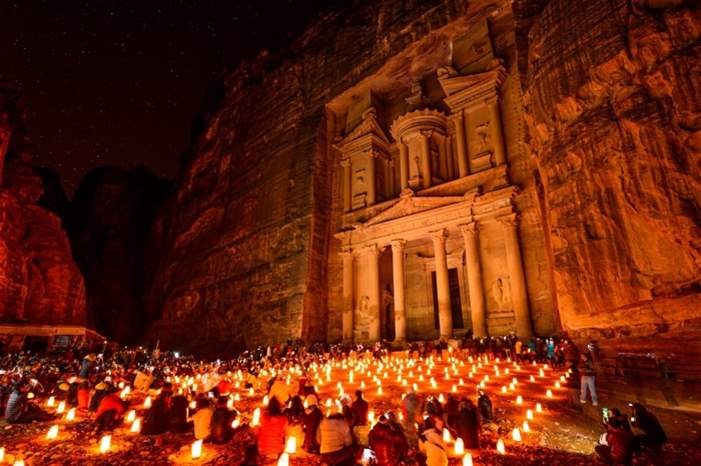 petra-by-night-jordan-0f0dd549ee8f