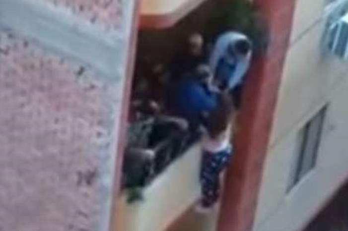 5c6bde2795a5976a0a8b460d