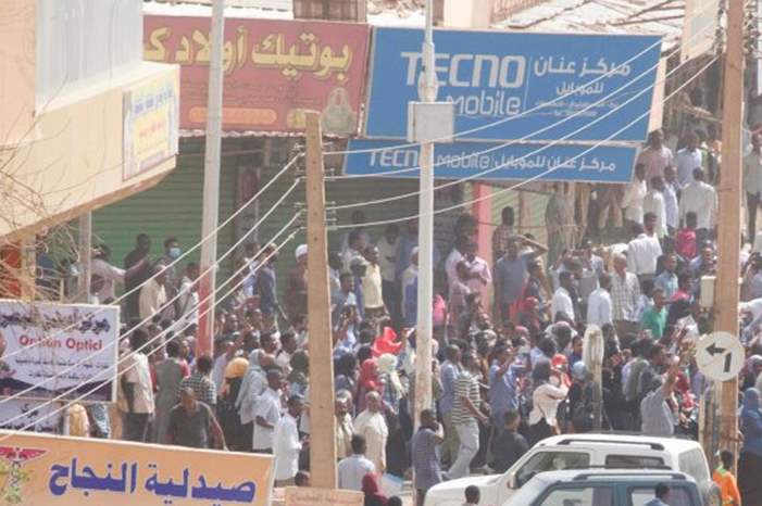 2019-02-07T192647Z_759895668_RC1F2A086D10_RTRMADP_3_SUDAN-PROTESTS-750x430