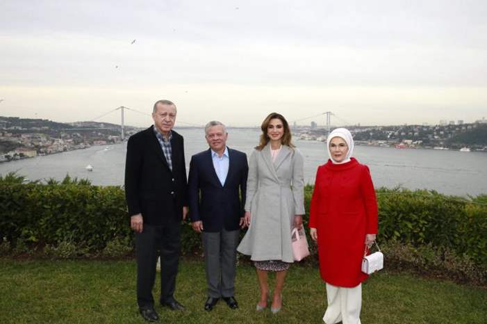 5f155b3342180cf280652f4edf81c1a7