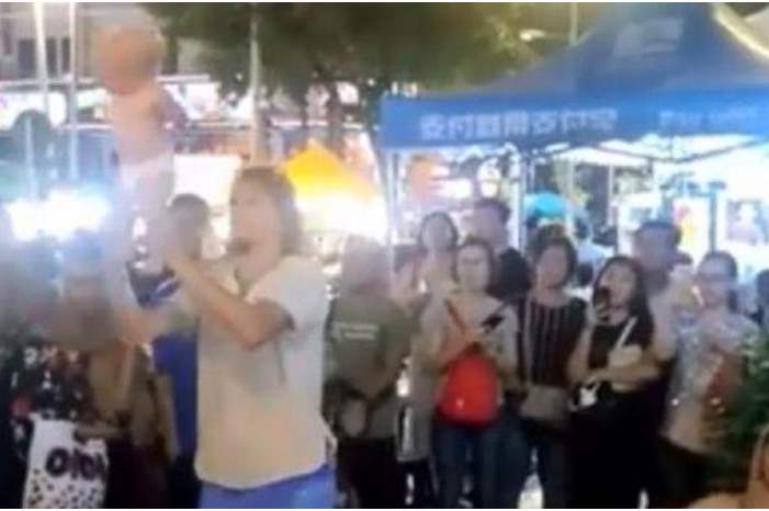 couple-over-alleged-abuse-522019