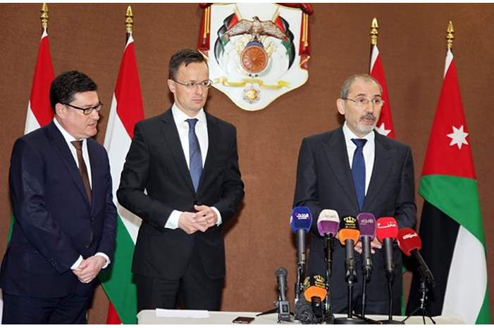 d4f33424cc2a7db1742efbd755de6415