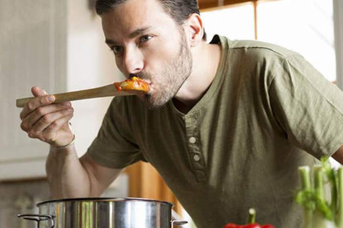 man-tasting-food-838275