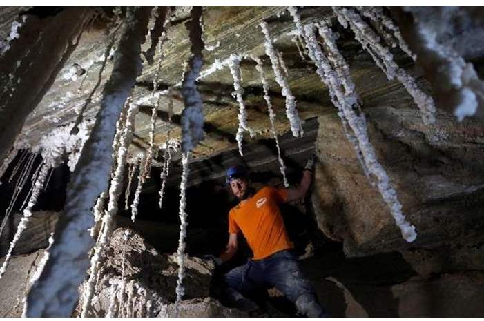 5c9dd1b395a59775528b4630