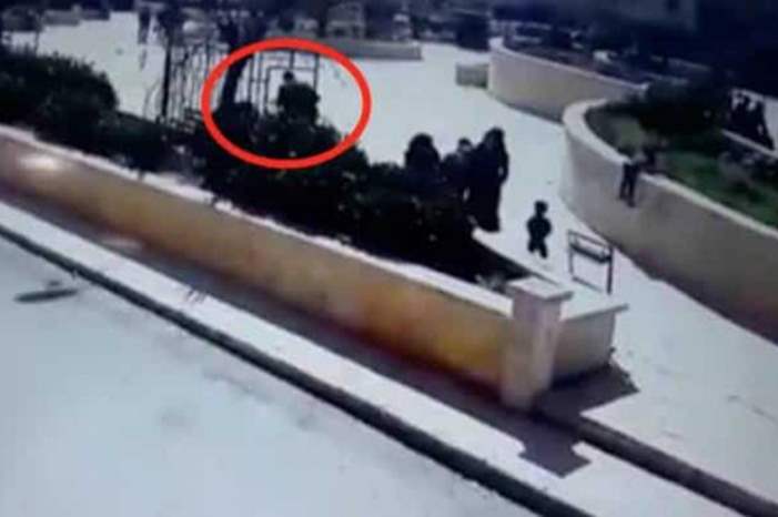 f435216db071d61746fb09fb54b18039