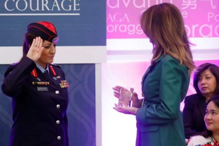 be76e07d63e445a1cc97f867e925f854