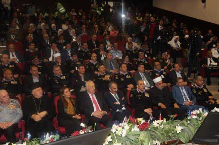 8e9bb4b975c768302d680d6d4254ab40