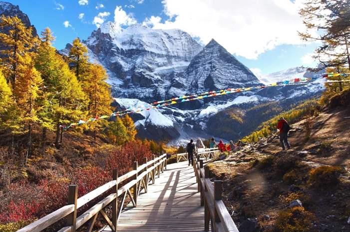 Daocheng-Mountain-Pic-Tibet-Small