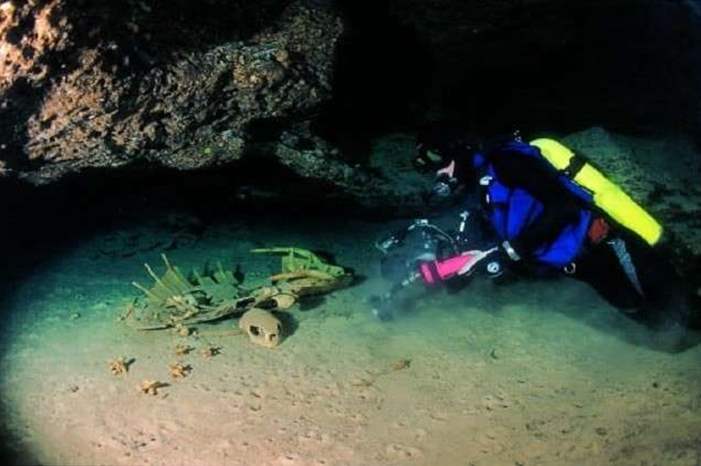 5ca372fe95a59730468b460b