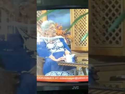 شاهد… توفت فجأة على الهواء أثناء حوار تلفزيوني بعد دقائق من تمنيها الموت!