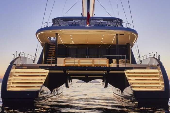 78-230403-luxury-yacht-amazon_700x400