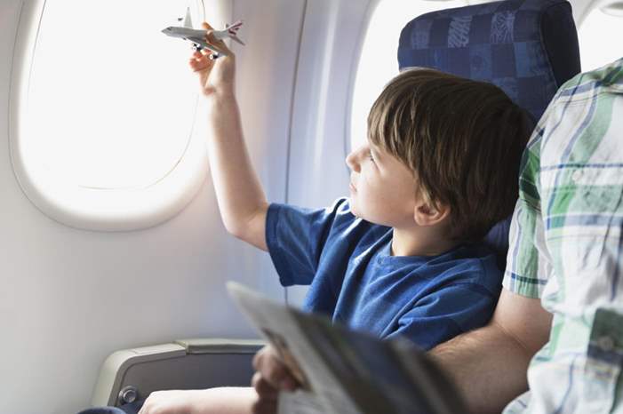 airplane-kids_61c44c0f425b2c05_kq1ThaykQ8-SIJqBTvAbPQ