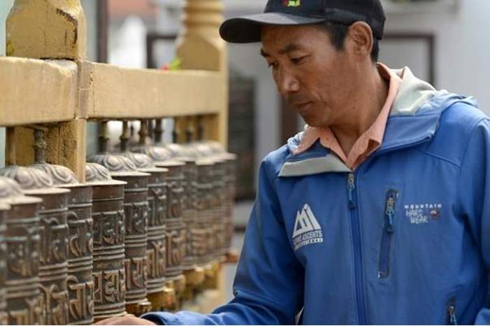 153-202428-own-record-nepalese-climbs-everest-24-times_700x400