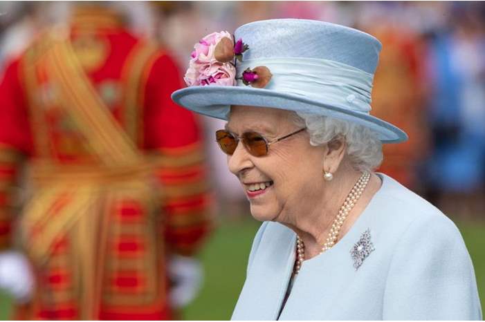 queen-elizabeth-ii-feiert-alljaehrliche-gartenparty-im-buckingham-palace