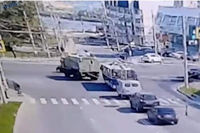 5cee8d6ad4375038778b45c6