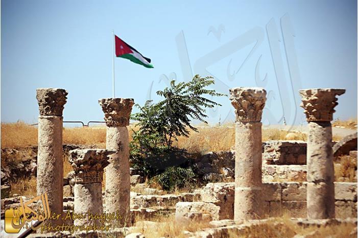 خافقاتٍ في المعالي أعلامهُ