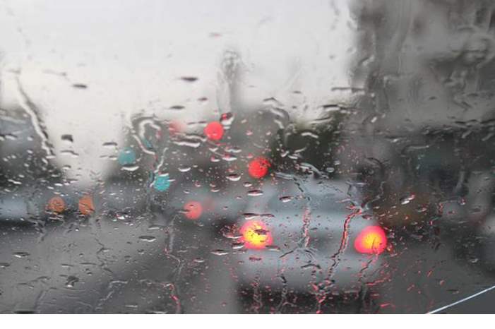 أمطار تتساقط على عمان-  %28أرشيفية%29