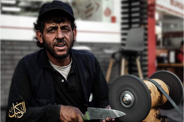 هناك من يتعب ويكدح في جمع المال ويشقى ليله ونهاره!