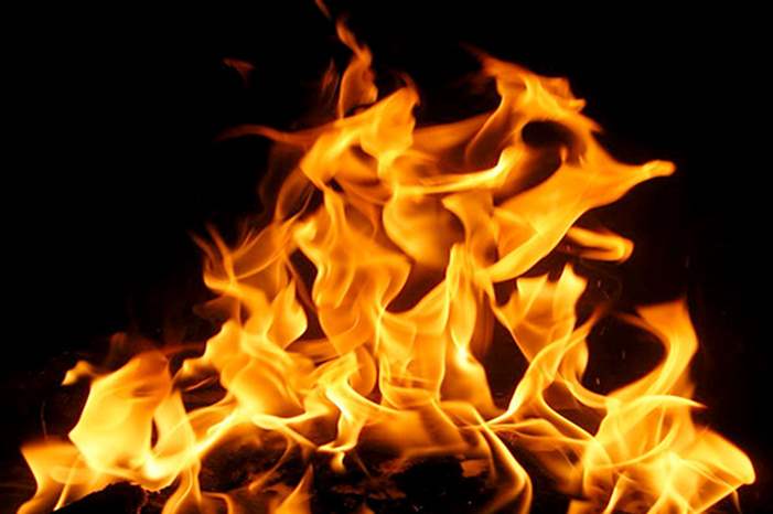 large-سكير-يضرم-النيران-في-جسد-صديقه-بالوادي-5e925