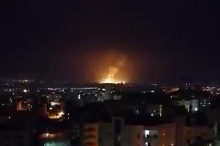 شاهد بالفيديو السنة اللهب وانفجارات في الزرقاء الوكيل الاخباري